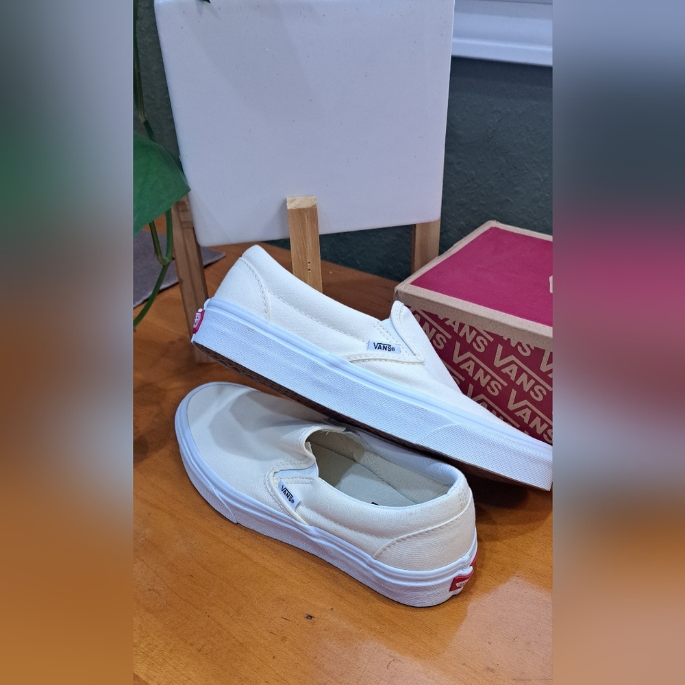 Vans - Picture 4 of 5
